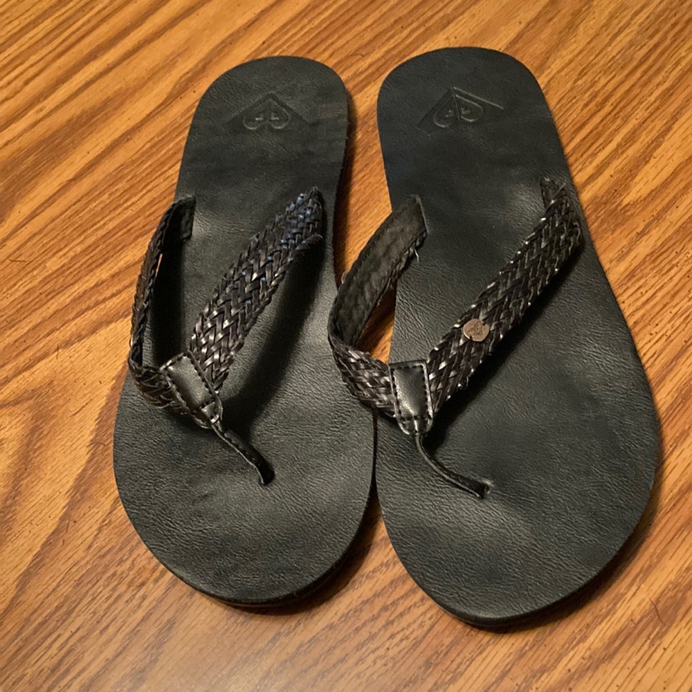 Roxy braided leather flip flops